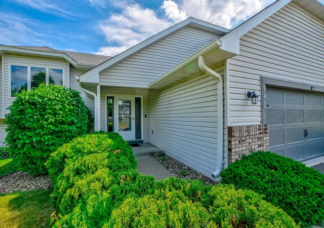 Homes for sale in River Falls, WI | 940 Leroy Ln, River Falls, WI 54022 | MLS# 7090923