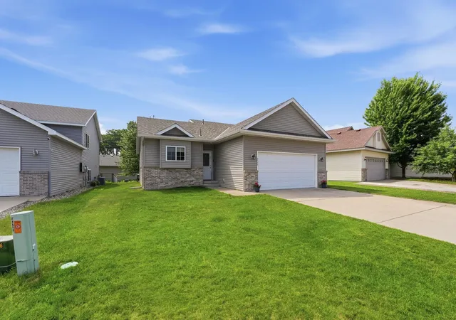 Homes for sale in Saint Cloud, MN | 2526 43Rd Ave S, Saint Cloud, MN 56301 | MLS# 7090934