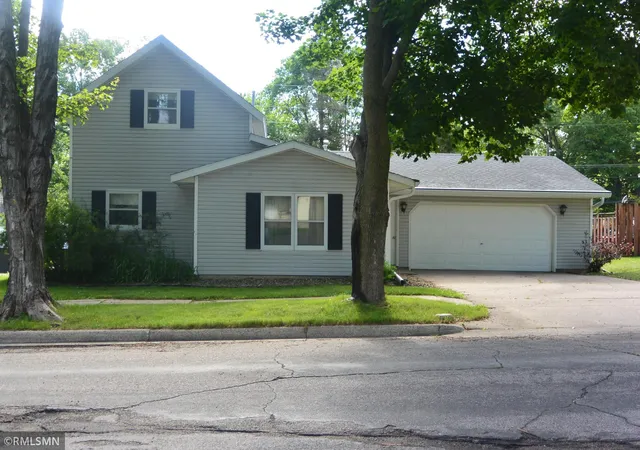1st image of 1514 Chandler Ave N, Glencoe, MN 55336 | MLS# 7090963