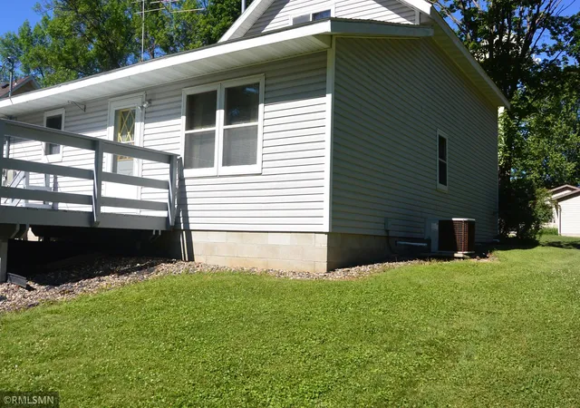 5th image of 1514 Chandler Ave N, Glencoe, MN 55336 | MLS# 7090963