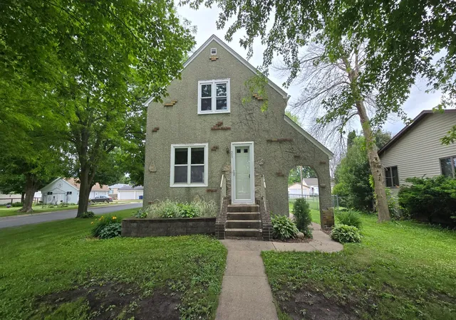 Homes for sale in Blooming Prairie, MN | 303 W Main St, Blooming Prairie, MN 55917 | MLS# 7090970