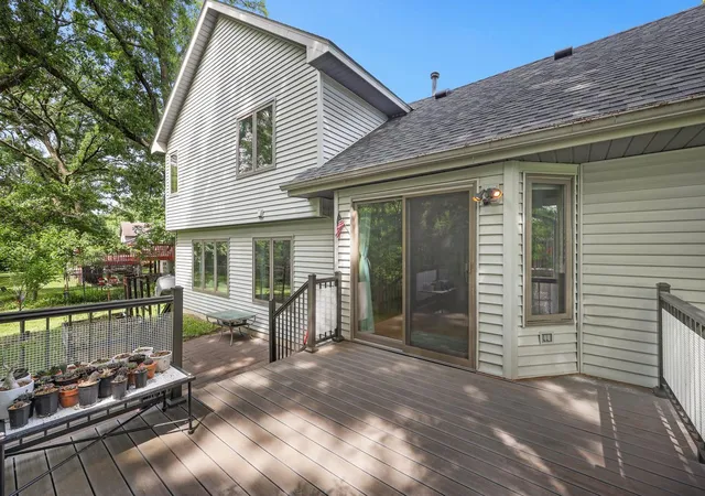 Photo 4 of Sale Pending at 4909 W 150th Street, Savage, MN 55378 | MLS# 7091003 | Listing updated on 2026-09-23