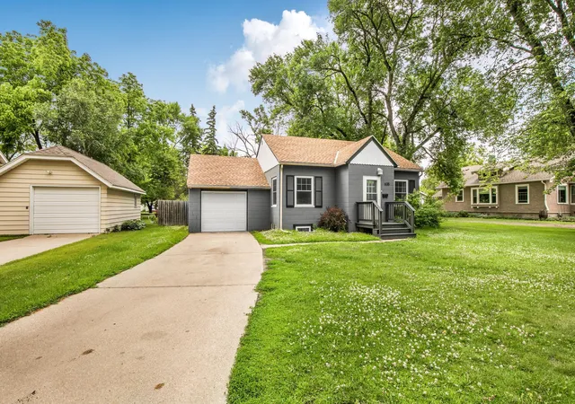1st image of 635 E 2nd St, Litchfield, MN 55355 | MLS# 7091010