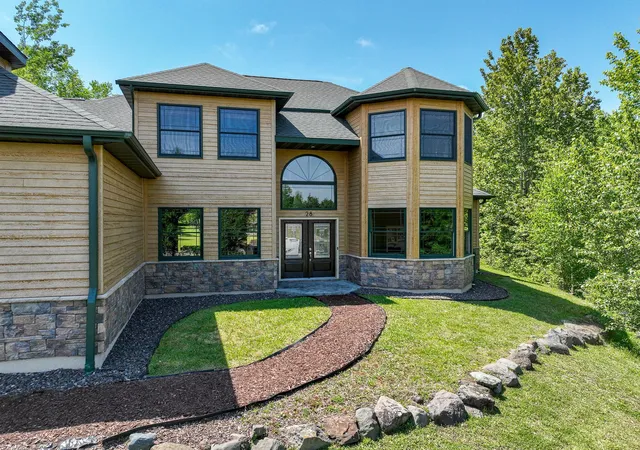 3rd image of 28 Quincy Dr, Silver Bay, MN 55614 | MLS# 7091027