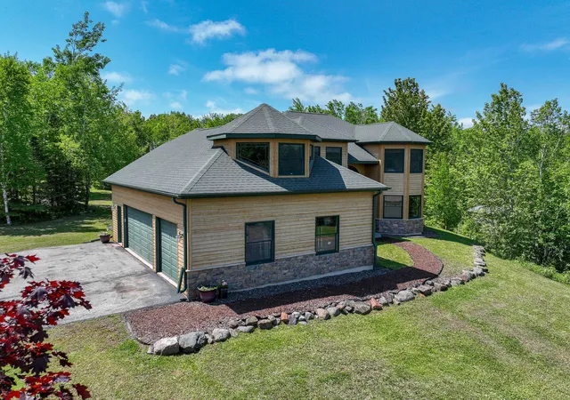 4th image of 28 Quincy Dr, Silver Bay, MN 55614 | MLS# 7091027