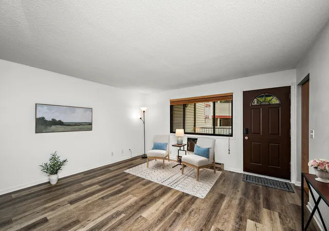 2nd image of 350 Shelard Pkwy #106, Minneapolis, MN 55426 | MLS# 7091065