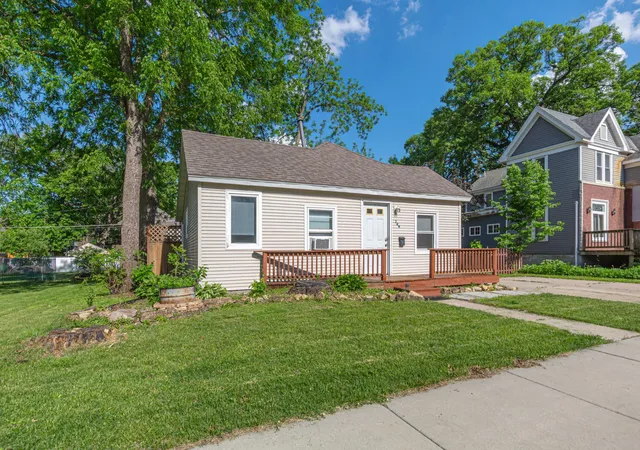 Homes for sale in Mankato, MN | 109 Florence St, Mankato, MN 56001 | MLS# 7091072