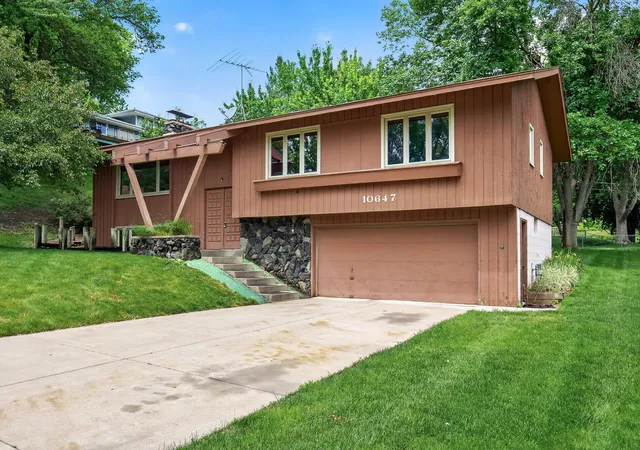 Homes for sale in Bloomington, MN | 10647 Utica Rd, Bloomington, MN 55437 | MLS# 7091076