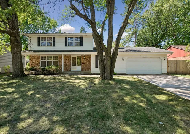Photo 1 of Sale Pending at 6508 W Shore Dr, Minneapolis, MN 55435 | MLS# 7091102 | Listing updated on 2026-09-12
