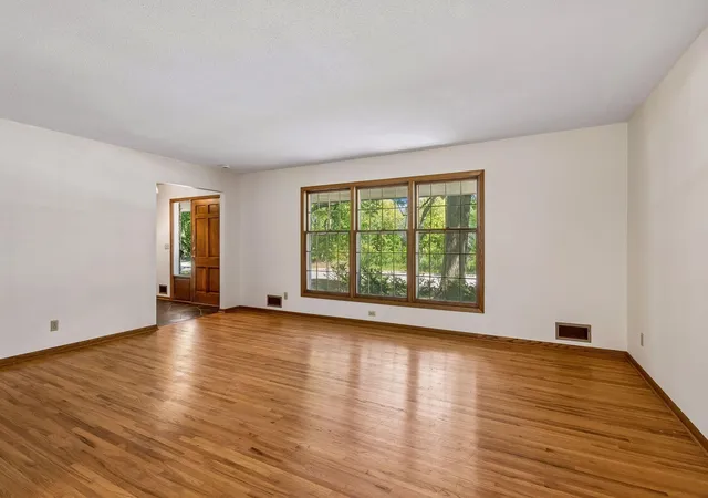 Photo 3 of Sale Pending at 6508 W Shore Dr, Minneapolis, MN 55435 | MLS# 7091102 | Listing updated on 2026-09-12