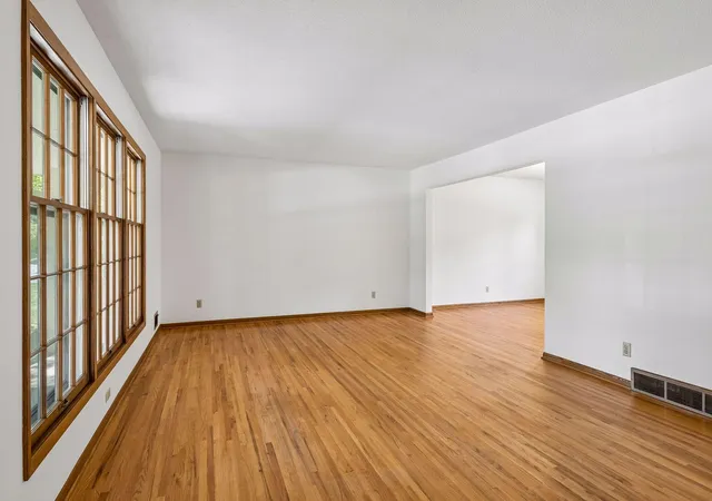 Photo 3 of Sale Pending at 6508 W Shore Dr, Minneapolis, MN 55435 | MLS# 7091102 | Listing updated on 2026-09-12