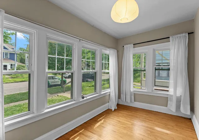 Photo 4 of House for sale at 1673 Van Buren Ave, Saint Paul, MN 55104 | MLS# 7091110 | Listing updated on 2026-08-09
