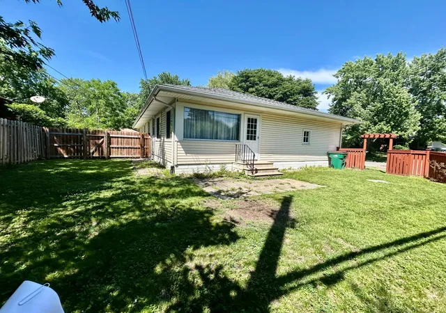 17th image of 3611 Hampshire Ave N, Crystal, MN 55427 | MLS# 7091119