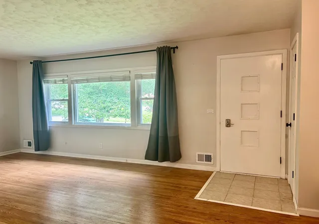 Photo 3 of Sale Pending at 3611 Hampshire Ave N, Minneapolis, MN 55427 | MLS# 7091119 | Listing updated on 2026-08-28