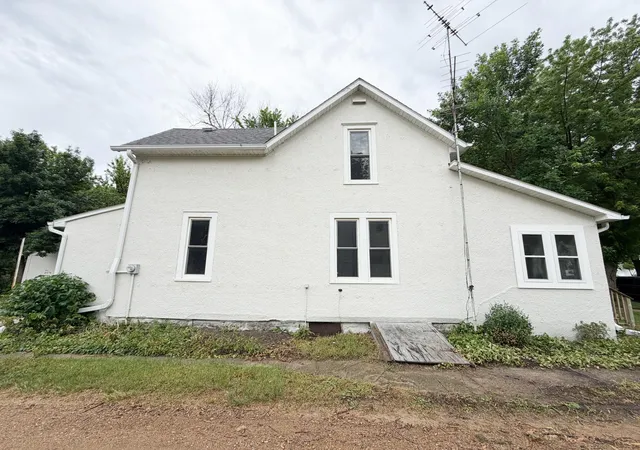 Photo 3 of Single family home for sale at 1304 3rd Avenue, Worthington, MN 56187 | MLS# 7091127 | Listing updated on 2026-09-21