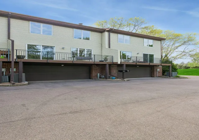 Homes for sale in Mendota Heights, MN | 1092 Ivy Hill Dr, Mendota Heights, MN 55118 | MLS# 7091129
