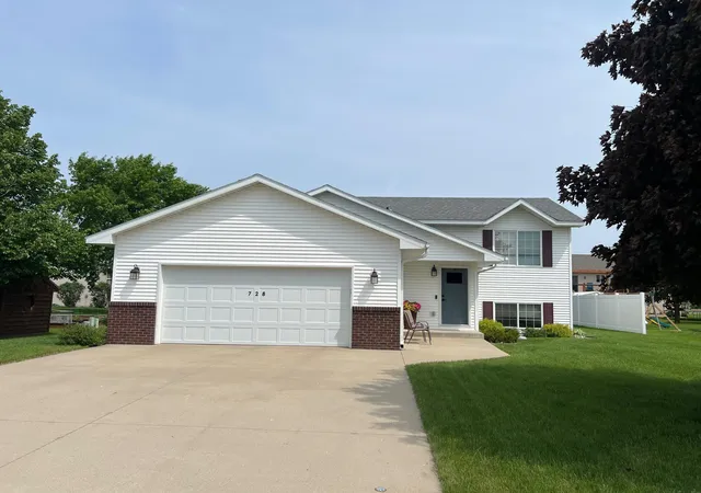 Homes for sale in Litchfield, MN | 728 W 7th St, Litchfield, MN 55355 | MLS# 7091156