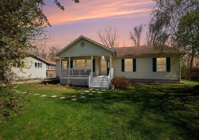 Homes for sale in Montgomery, MN | 417 Countryside Dr Se, Montgomery, MN 56069 | MLS# 7091179