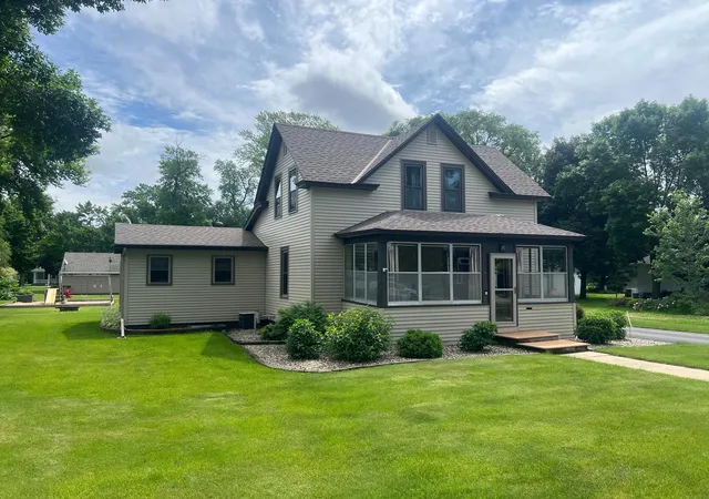 Photo 1 of Single family home for sale at 413 S Swift Ave, Litchfield, MN 55355 | MLS# 7091183 | Listing updated on 2026-09-12