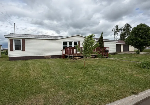 Homes for sale in Roseau, MN | 205 4th Ave Sw, Roseau, MN 56751 | MLS# 7091211