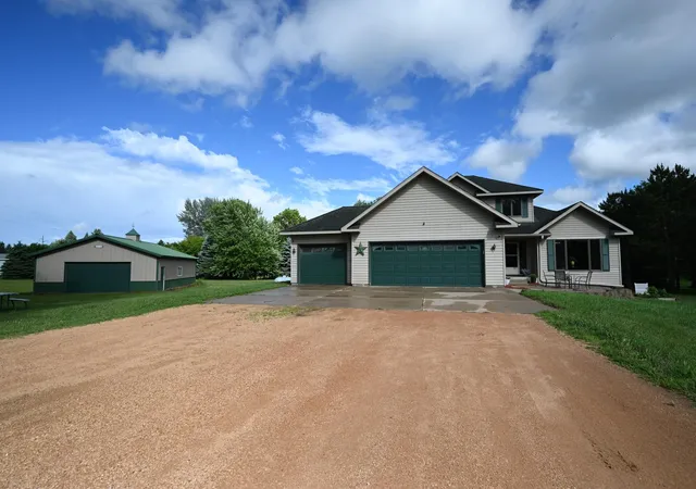 1st image of 2161 Colburn Dr, Shakopee, MN 55379 | MLS# 7091253