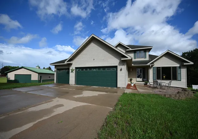 2nd image of 2161 Colburn Dr, Shakopee, MN 55379 | MLS# 7091253