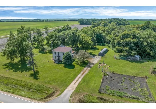 Photo 3 of Single family home for sale at 14089 430th Avenue, Blue Earth, MN 56013 | MLS# 7091272 | Listing updated on 2026-08-23