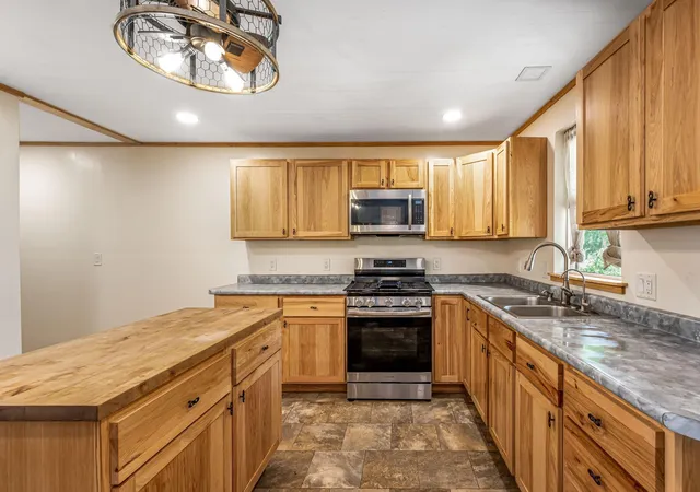 Photo 3 of Single family home for sale at 14089 430th Avenue, Blue Earth, MN 56013 | MLS# 7091272 | Listing updated on 2026-08-23