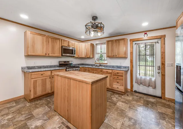Photo 4 of Single family home for sale at 14089 430th Avenue, Blue Earth, MN 56013 | MLS# 7091272 | Listing updated on 2026-08-23