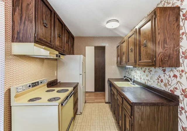 2nd image of 4624 Cedar Lake Rd S #4, Minneapolis, MN 55416 | MLS# 7091312