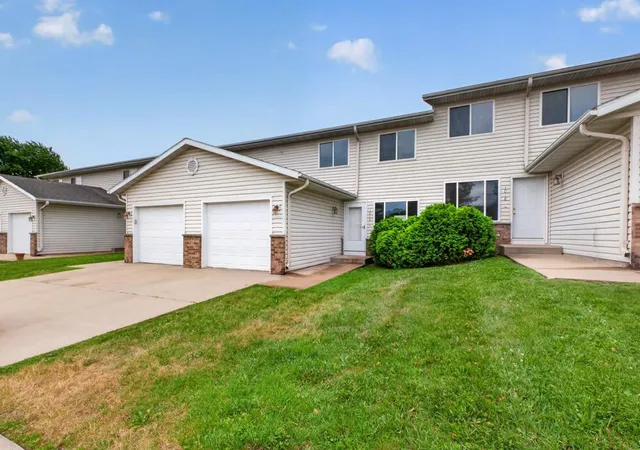 Homes for sale in Byron, MN | 1014 2nd St Nw, Byron, MN 55920 | MLS# 7091350
