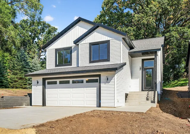Photo 2 of Single family home for sale at 213 20th Street Sw, Rochester, MN 55902 | MLS# 7091383 | Listing updated on 2026-08-27