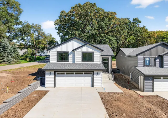 Photo 3 of Single family home for sale at 213 20th Street Sw, Rochester, MN 55902 | MLS# 7091383 | Listing updated on 2026-08-27