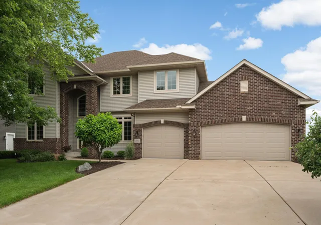 Homes for sale in Northfield, MN | 1805 Creek Ln, Northfield, MN 55057 | MLS# 7091385
