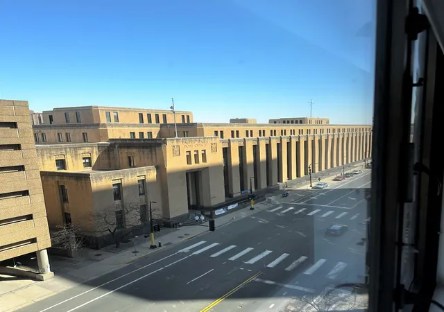 Listing Photo 5 - Condo for sale in building located at 19 1St St S, Minneapolis, MN 55401 - Unit #B908