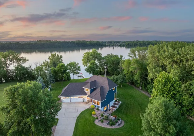 Homes for sale in Sherburn, MN | 16 Lake Shore Dr, Sherburn, MN 56171 | MLS# 7091401