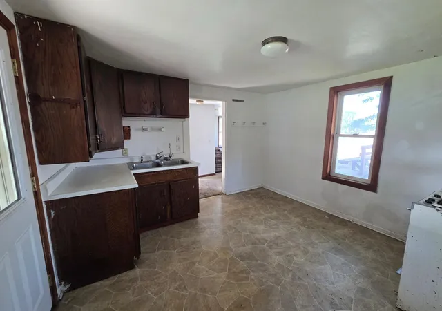 Photo 3 of Single family home for sale at 401 10th Street, Brewster, MN 56119 | MLS# 7091406 | Listing updated on 2026-09-01