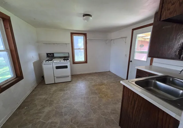 Photo 4 of Single family home for sale at 401 10th Street, Brewster, MN 56119 | MLS# 7091406 | Listing updated on 2026-09-01
