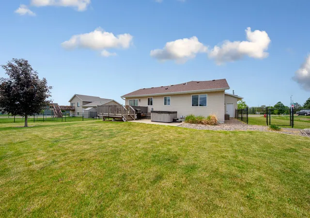 37th image of 315 Hazeltine Ave Ne, Owatonna, MN 55060 | MLS# 7091414