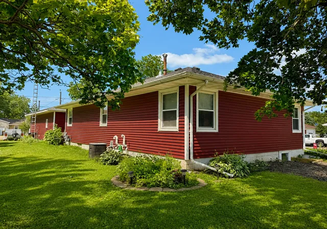 Homes for sale in New Richland, MN | 506 Ash Ave N, New Richland, MN 56072 | MLS# 7091438