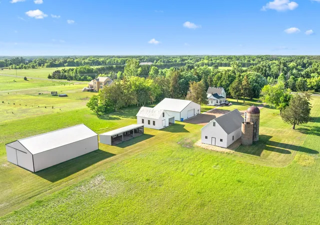 1st image of 8946 285Th Ave Ne, North Branch, MN 55056 | MLS# 7091458