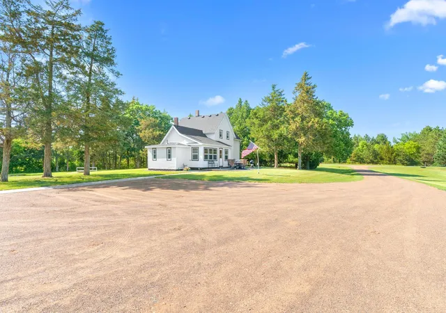 5th image of 8946 285Th Ave Ne, North Branch, MN 55056 | MLS# 7091458
