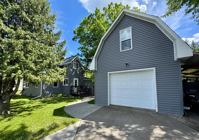 Homes for sale in Warroad, MN | 404 Elk St Nw, Warroad, MN 56763 | MLS# 7091498
