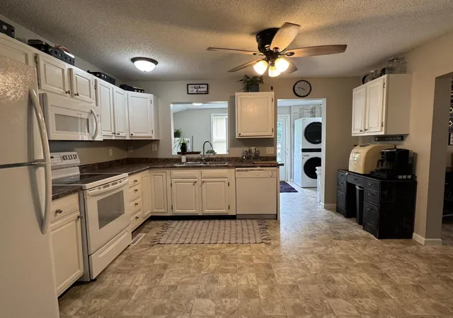 Homes for sale in Warroad, MN | 404 Elk St Nw, Warroad, MN 56763 | MLS# 7091498
