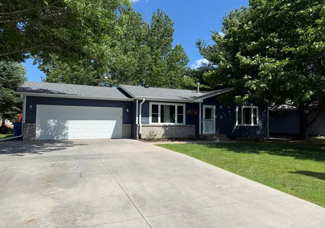 Homes for sale in Cambridge, MN | 1340 Carriage Ln S, Cambridge, MN 55008 | MLS# 7091567