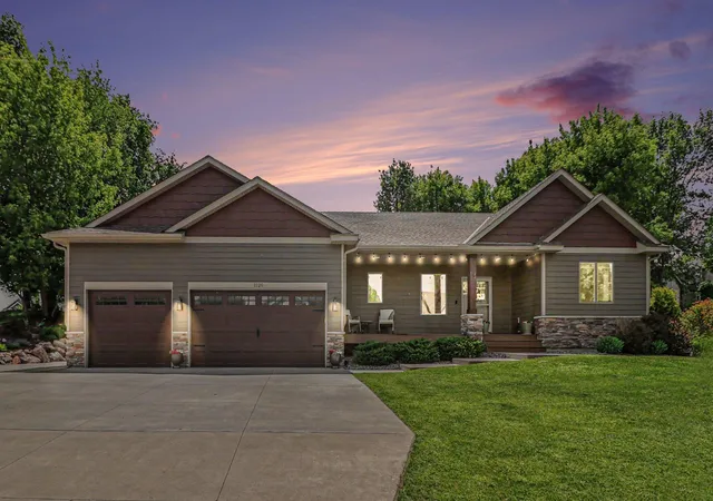 Homes for sale in New Prague, MN | 1120 Park Ln Se, New Prague, MN 56071 | MLS# 7091585