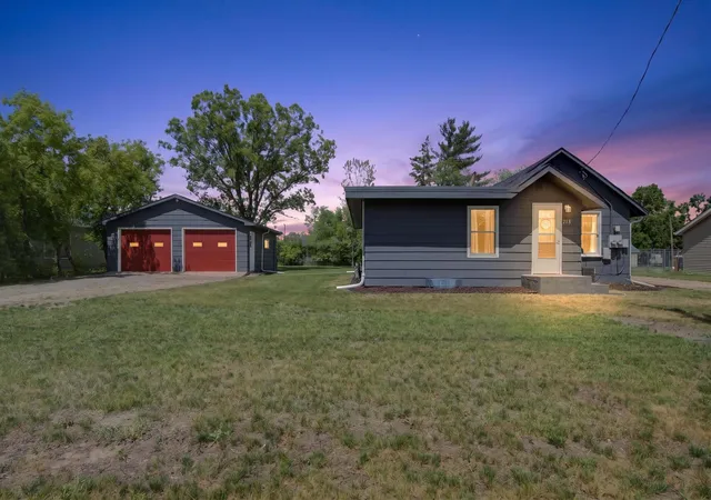 Photo 2 of Single family home for sale at 213 Roosevelt Rd Sw, Bemidji, MN 56601 | MLS# 7091648 | Listing updated on 2026-08-17