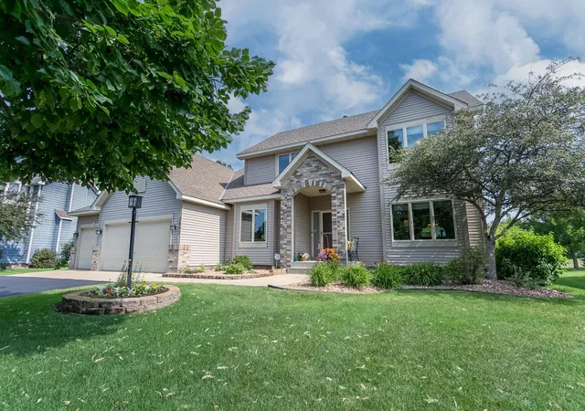 Photo 1 of Sale Pending at 3895 Arlington Dr, Saint Paul, MN 55129 | MLS# 7091729 | Listing updated on 2026-09-01