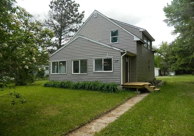 Homes for sale in Littlefork, MN | 117 Front St, Littlefork, MN 56653 | MLS# 7091764