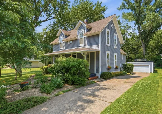 1st image of 413 E 1st St, New Richmond, WI 54017 | MLS# 7091771